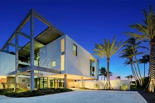 8250 Sanderling Rd, Sarasota, FL 34242 - Photo 9