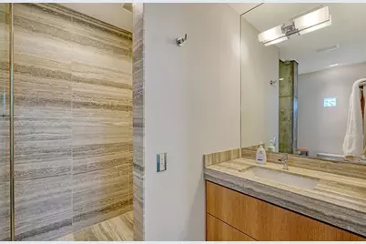 8250 Sanderling Road, Sarasota, FL 34242 - Photo 43