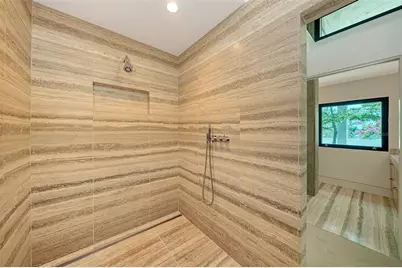 8250 Sanderling Road, Sarasota, FL 34242 - Photo 31