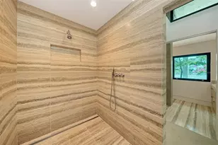 8250 Sanderling Rd, Sarasota, FL 34242 - Photo 31