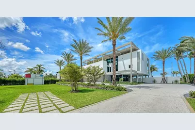 8250 Sanderling Road, Sarasota, FL 34242 - Photo 9