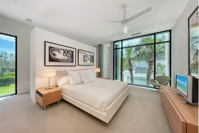 8250 Sanderling Road, Sarasota, FL 34242 - Photo 35