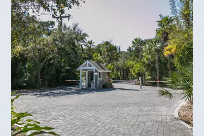 8250 Sanderling Road, Sarasota, FL 34242 - Photo 57