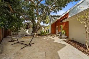 430 Island Cir, Sarasota, FL 34242 - Photo 13