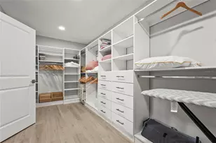 430 Island Cir, Sarasota, FL 34242 - Photo 33