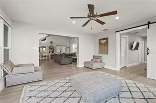 430 Island Cir, Sarasota, FL 34242 - Photo 35