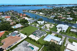 1848 Southpointe Dr, Sarasota, FL 34231 - Photo 5