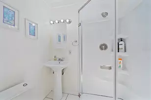 4859 Commonwealth Dr, Sarasota, FL 34242 - Photo 33