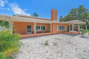 4859 Commonwealth Dr, Sarasota, FL 34242 - Photo 5