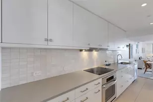 1055 Gulf of Mexico Dr, Longboat Key, FL 34228 - Photo 21