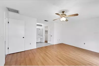 3909 Center Gate Circle #5, Sarasota, FL 34233 - Photo 21