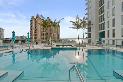 301 Quay Commons #1008, Sarasota, FL 34236 - Photo 3