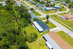 460 Briarwood Rd, Venice, FL 34293 - Photo 23