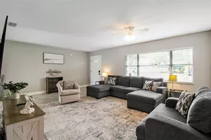 7036 13th St E, Sarasota, FL 34243 - Photo 17