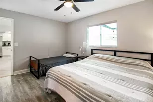 7036 13th St E, Sarasota, FL 34243 - Photo 27