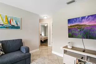 7036 13th St E, Sarasota, FL 34243 - Photo 9