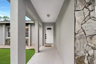 7036 13th St E, Sarasota, FL 34243 - Photo 3