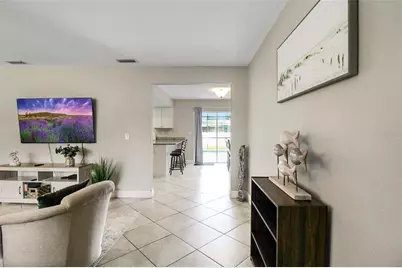 7036 13th Street E, Sarasota, FL 34243 - Photo 5