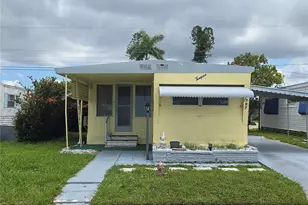 707 49th Ave Dr W, Bradenton, FL 34207 - Photo 1