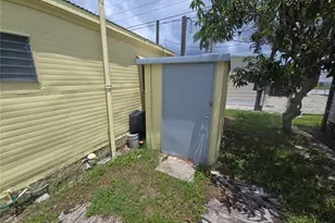 707 49th Ave Dr W, Bradenton, FL 34207 - Photo 27