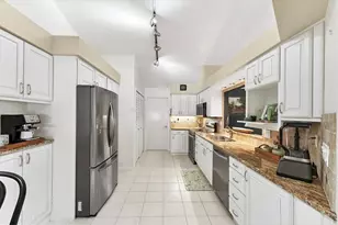 5323 Kelly Dr, Sarasota, FL 34233 - Photo 19