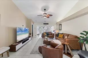 5323 Kelly Dr, Sarasota, FL 34233 - Photo 15