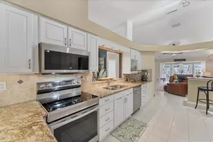 5323 Kelly Dr, Sarasota, FL 34233 - Photo 21