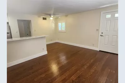 565 Golden Gate Point #1, Sarasota, FL 34236 - Photo 5