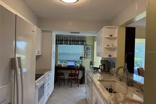 5700 Sheffield Greene Cir, Sarasota, FL 34235 - Photo 9