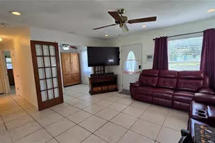 3952 Berkshire Dr, Sarasota, FL 34241 - Photo 3