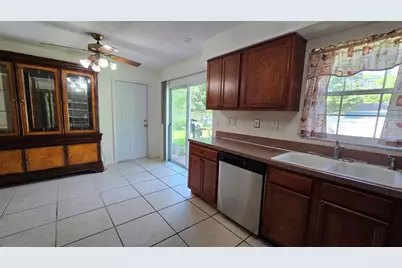 3952 Berkshire Drive, Sarasota, FL 34241 - Photo 9