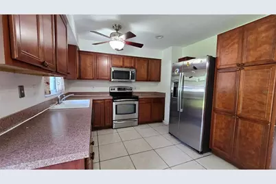 3952 Berkshire Drive, Sarasota, FL 34241 - Photo 7