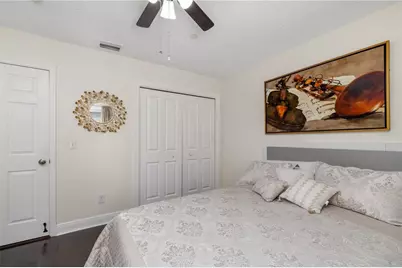 4007 Hudson Lane, Tampa, FL 33618 - Photo 5