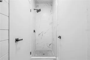 2002 Virginia Dr, Bradenton, FL 34205 - Photo 23