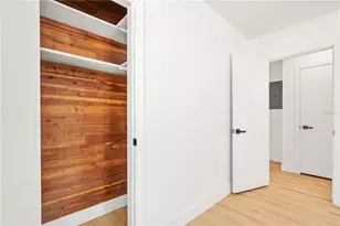 2002 Virginia Dr, Bradenton, FL 34205 - Photo 9