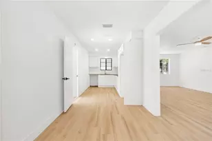 2002 Virginia Dr, Bradenton, FL 34205 - Photo 11