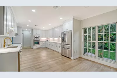 3639 Beneva Oaks Boulevard, Sarasota, FL 34238 - Photo 15