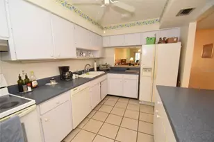 1519 Clower Creek Dr, Sarasota, FL 34231 - Photo 3