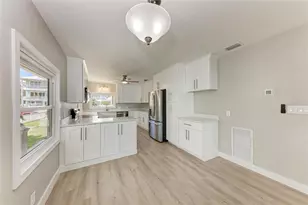 893 N Shore Dr, Anna Maria, FL 34216 - Photo 21