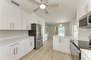 893 N Shore Dr, Anna Maria, FL 34216 - Photo 17