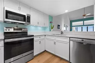 1007 Gulf Dr N, Bradenton Beach, FL 34217 - Photo 9