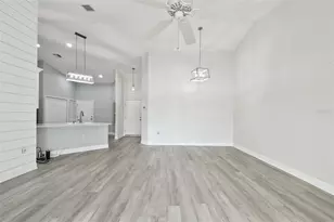 1709 Edgewater Ln, Palmetto, FL 34221 - Photo 9