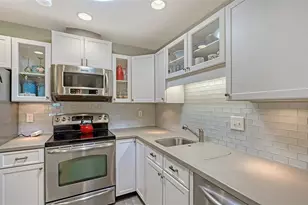 1211 Capri Isles Blvd, Venice, FL 34292 - Photo 17