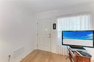 516 Howard Ct, Sarasota, FL 34236 - Photo 11