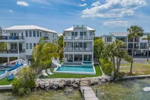 112 11th St S, Bradenton Beach, FL 34217 - Photo 3