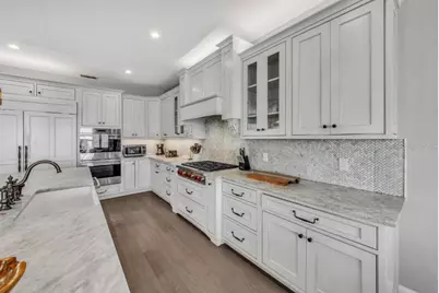 112 11th Street S, Bradenton Beach, FL 34217 - Photo 15