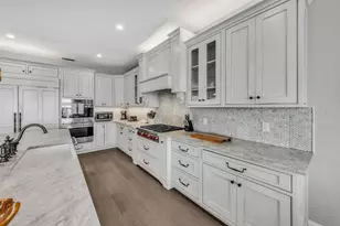 112 11th St S, Bradenton Beach, FL 34217 - Photo 15