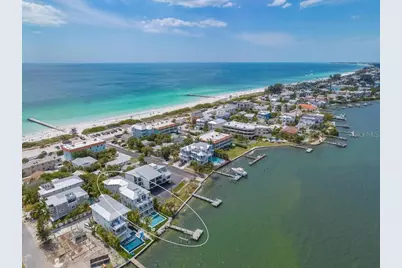 112 11th Street S, Bradenton Beach, FL 34217 - Photo 3