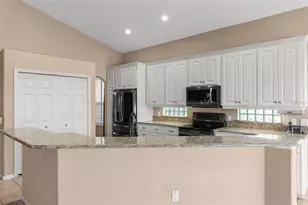 3372 Turnberry Ln, Lakeland, FL 33803 - Photo 11