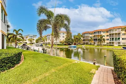 1250 N Portofino Drive #302, Sarasota, FL 34242 - Photo 5